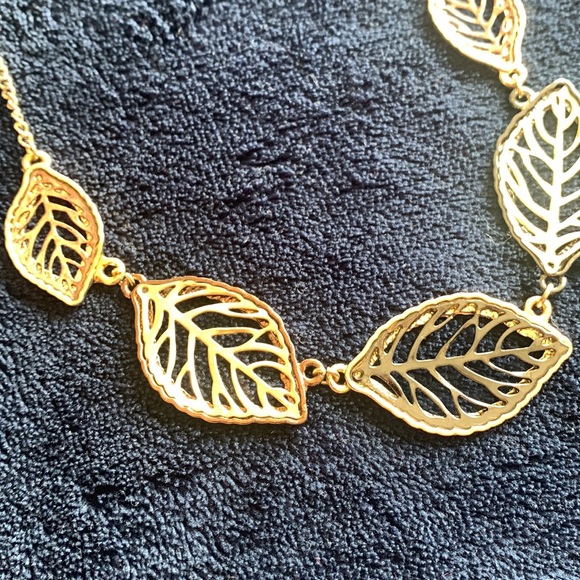 5 leaves Neckpiece from the US 🇺🇸 - Picture 9 of 11